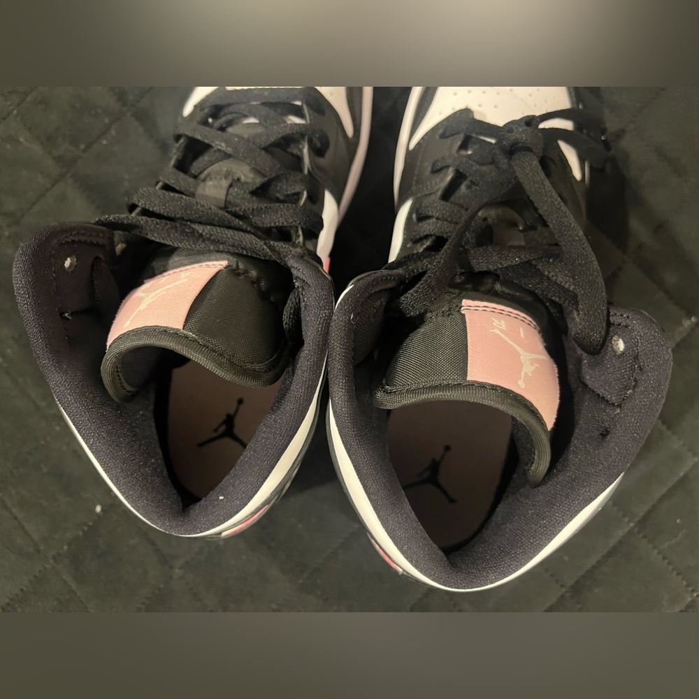 ⚠️SOLD⚠️Air Jordan 1 Mid Leather Shoes White / Arctic Pink / Black  Size 8 - Picture 5 of 14